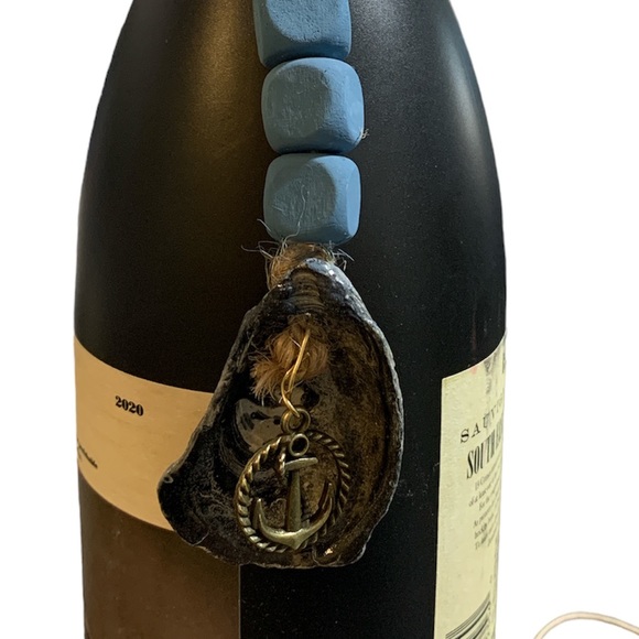 1 - Wine Bottle & Liquor Bottle Charm - Oyster shell with an Round Anchor Charm - Picture 4 of 7